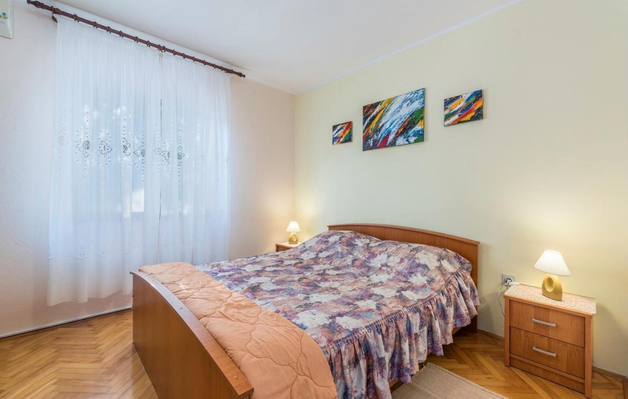 Ferienhaus Zora With Whirlpool Sveti Lovrec Pazenaticki Exterior photo